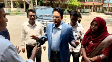 সিংগাইরে আকস্মিক পরীক্ষাকেন্দ্র পরিদর্শনে শিক্ষামন্ত্রী