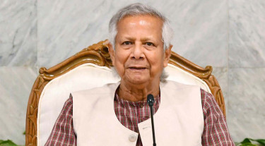 অন্তর্বর্তীর অদক্ষতায় ফোকলা অর্থনীতি