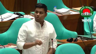 সমালোচনা করলে বাসা থেকে তুলে নেওয়া হচ্ছে: হাসনাত