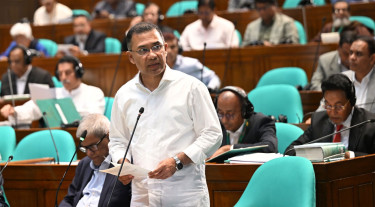 এই চেয়ারে বসলে আগুনের তাপ অনুভব করি: প্রধানমন্ত্রী