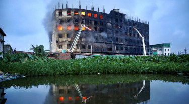 বন্ধ হয়নি শিল্প খাতের ‘কাঠামোগত হত্যাকাণ্ড’, শ্রমঅধিকারের এক ভিন্ন বাস্তবতায় বাংলাদেশ