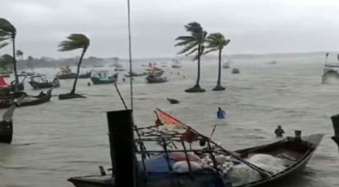 ৪ অঞ্চলের নদীবন্দরে ১ নম্বর সংকেত