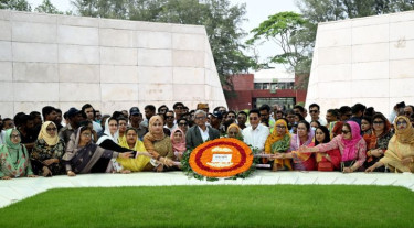 জিয়া ও খালেদা জিয়ার সমাধিতে সংরক্ষিত নারী এমপিদের শ্রদ্ধা
