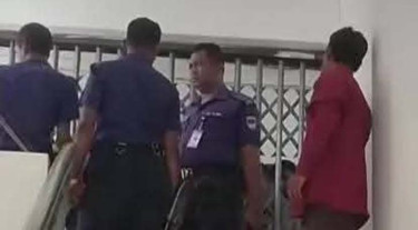কুষ্টিয়া সরকারি কলেজে এমপি আমির হামজাকে ঘিরে হট্টগোল