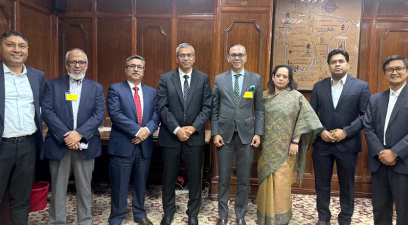 পুঁজিবাজারের উন্নয়নে বাংলাদেশ ব্যাংকের গভর্নরের সঙ্গে ডিএসইর বৈঠক