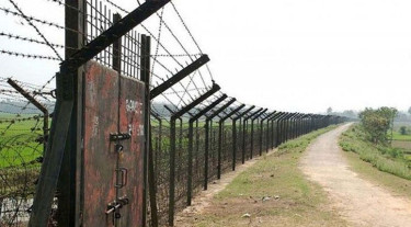 সীমান্ত দিয়ে ঠেলে পাঠানো ১০ বাংলাদেশীকে স্বজনদের নিকট হস্তান্তর