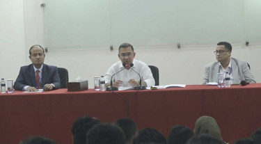 ‘মাননীয়’ বলার প্রয়োজন নেই, ঢাবি শিক্ষার্থীদের প্রধানমন্ত্রী