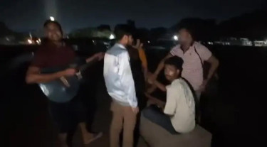 সোহরাওয়ার্দী উদ্যানে গান গেয়ে ছদ্মবেশে পুলিশের অভিযান, গ্রেপ্তার ৭