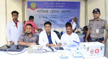 পরিবহন শ্রমিকদের স্বাস্থ্যসেবায় ডিএমপির ট্রাফিক বিভাগের ব্যতিক্রমী উদ্যোগ