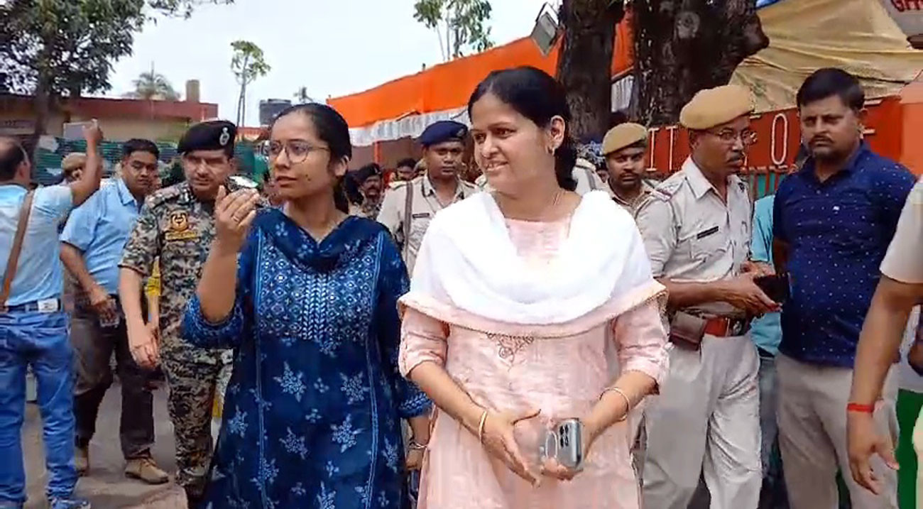 সীমান্তে কাঁটাতারের জমি হস্তান্তর ইস্যুতে বিশেষ প্রশাসনিক বৈঠক