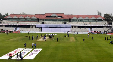 বৃষ্টি থেমে গেছে, সোয়া ১০টায় শুরু হচ্ছে খেলা