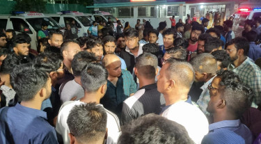 নবজাতকের মৃত্যু ‍ঘিরে তুলকালাম: শিক্ষার্থী ও স্বজনদের পাল্টাপাল্টি অভিযোগ