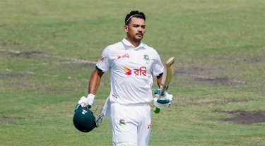 পাকিস্তানকে হোয়াইটওয়াশ, রেকর্ড গড়ে সবার ওপরে শান্ত