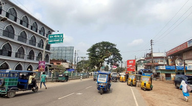 চাঁদপুর-কুমিল্লা রুটে বাস চলাচল বন্ধ