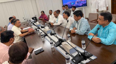 পরিচ্ছন্নতাকর্মীদের জন্য প্রধানমন্ত্রীর ঈদ উপহার, চেক হস্তান্তর