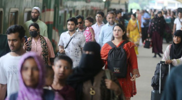 ঈদযাত্রা: পথে পথে বাড়ি ফেরার উৎসব