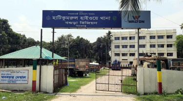 ৫শ টাকা চাঁদা নেওয়ার অভিযোগে ৫ পুলিশ প্রত্যাহার