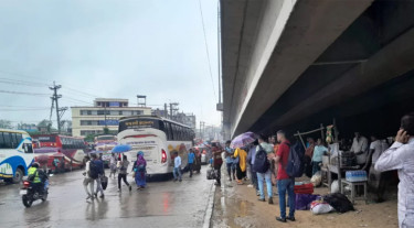 ঈদযাত্রায় বৃষ্টির বাধা, ভোগান্তিতে যাত্রীরা