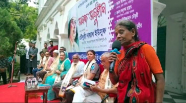 নজরুলের গান গেয়ে ভাইরাল ফরিদপুরের ভবঘুরে ‘লাইলি খালা’