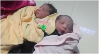 আদ্-দ্বীন হাসপাতালে ৪ দিনের যমজ সন্তান হারিয়ে বাকরুদ্ধ মা