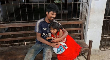 নরসিংদীতে ট্রেনের ধাক্কায় প্রাণ গেল মা-ছেলের
