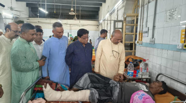ঈদের দিনেও স্বাস্থ্যসেবায় ব্যস্ত ঢাকা মেডিকেল