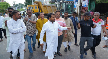 ঘোষিত সময়ের আগেই কোরবানির বর্জ্য অপসারণ করলো রাসিক