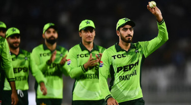 ১০০০তম ওয়ানডেতে পাকিস্তানের ঐতিহাসিক জয়