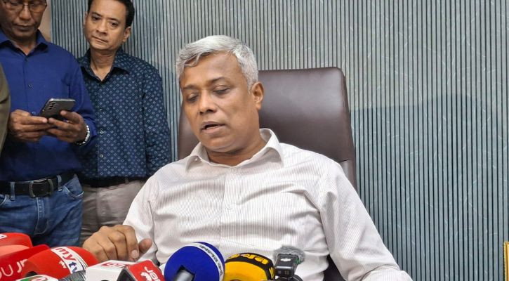 বৈশ্বিক সংকটে জ্বালানি তেলের দাম সমন্বয়, কমলে কমানোর আশ্বাস প্রতিমন্ত্রীর