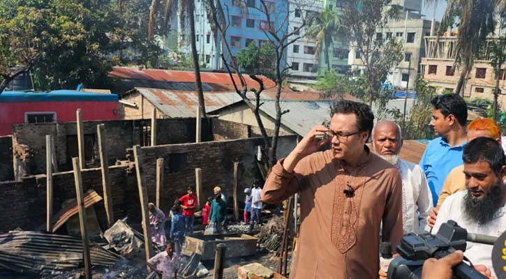 হালিশহরের অগ্নিকাণ্ডে ক্ষতিগ্রস্ত ৫ পরিবারের পাশে সাঈদ আল নোমান