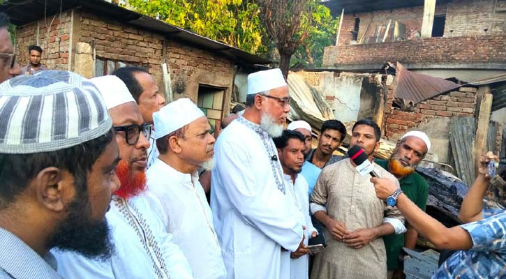 অগ্নিকাণ্ডে ক্ষতিগ্রস্ত এলাকা পরিদর্শনে জামায়াত নেতারা