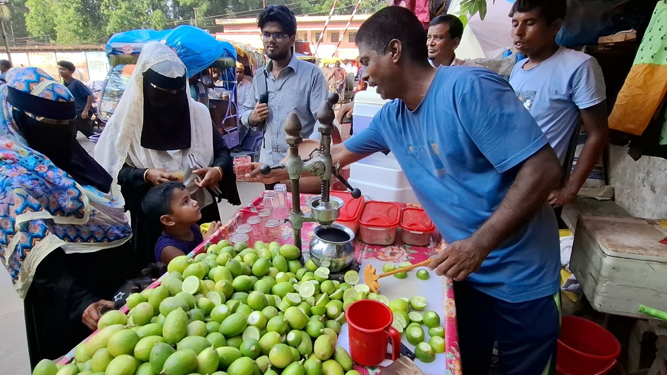 তাপদাহে হাঁসফাঁস জীবন, বেড়েছে শরবতের চাহিদা