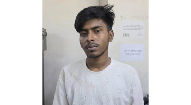 মোবাইল কিনে না দেওয়ায় বাবাকে কুপিয়ে জখম