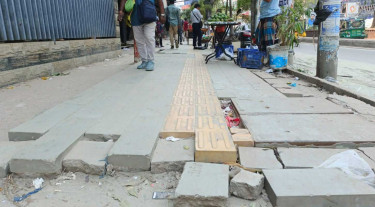নারায়ণগঞ্জে ফুটপাতে টাইলস বসানোর কাজে গাফিলতি-অনিয়ম
