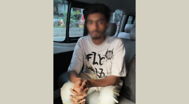 চাপাতিসহ ‘স্মার্ট’ ছিনতাইকারী গ্রেপ্তার