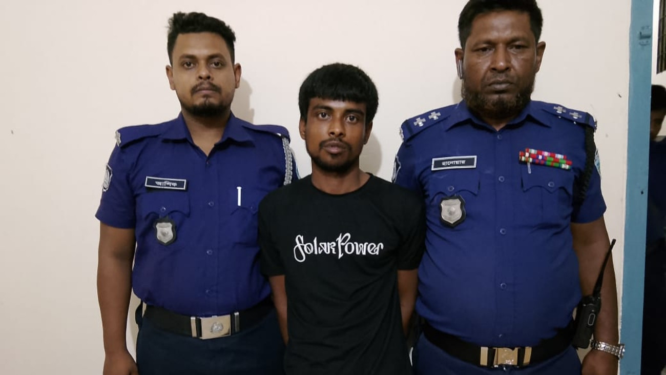 ব্রাহ্মণবাড়িয়ায় অস্ত্র ও গুলিসহ যুবক গ্রেপ্তার