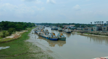 দখলদারদের থাবায় বিপন্ন ভৈরব নদ, ১০৪ অবৈধ জেটিতে হুমকিতে নৌবন্দর
