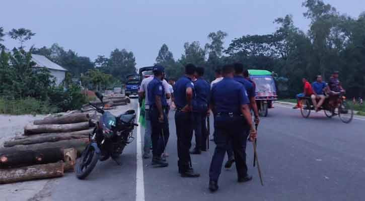 টাঙ্গাইলে দুই গ্রামবাসীর সংঘর্ষে নিহত ১, একাধিক বাড়িঘরে আগুন