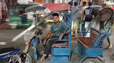 আ’লীগ আমলে বাড়িছাড়া ছাত্রদল নেতা, এখনো জীবিকা চলে রিকশা চালিয়ে