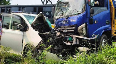 বড়াইগ্রামে ট্রাক-মাইক্রোবাস সংঘর্ষে দুই ভাই নিহত