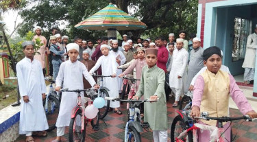 মুন্সিগঞ্জে ৯ শিশু-কিশোরকে বাইসাইকেল উপহার