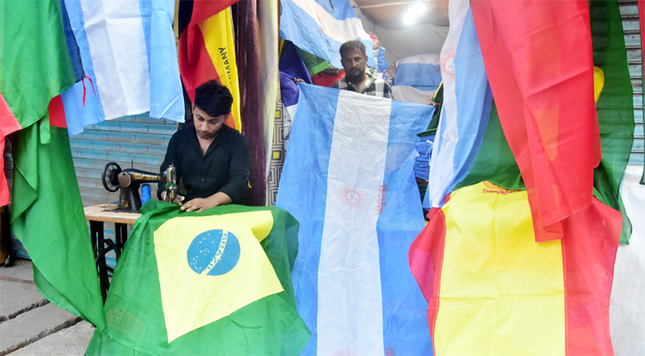 বিশ্বকাপ এলেই বাড়ে ব্যস্ততা