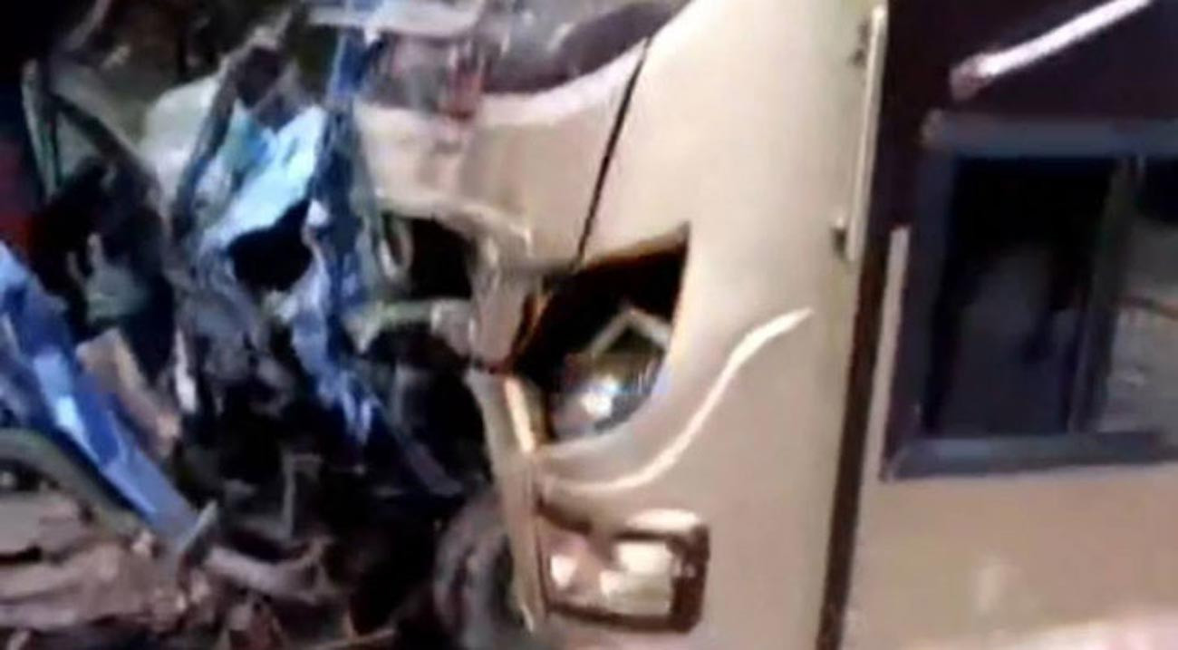 মৌলভীবাজারে বাস ও পিকআপভ্যানের মুখোমুখি সংঘর্ষ, নিহত ১