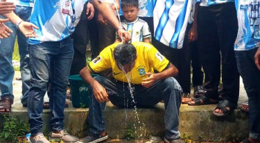 দুধ দিয়ে গোসল করে ‘ব্রাজিল’ ছাড়লেন ইমরান