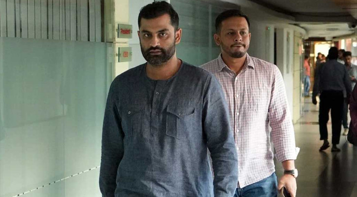 বিসিবি নির্বাচনে ভোট দিলেন তামিম-রুবেল