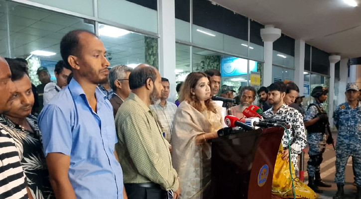লেবাননে নিহত দুই রেমিট্যান্সযোদ্ধার লাশ গ্রহণ করলেন পররাষ্ট্র প্রতিমন্ত্রী