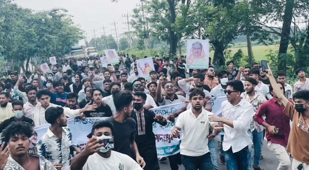 কুমিল্লায় নিষিদ্ধ ছাত্রলীগের ঝটিকা মিছিল, আটক ৪৫