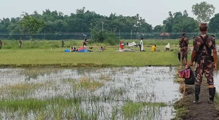 বিএসএফ বন্দুক দেখিয়ে নারী-শিশুদের বাংলাদেশে ঢোকাচ্ছে