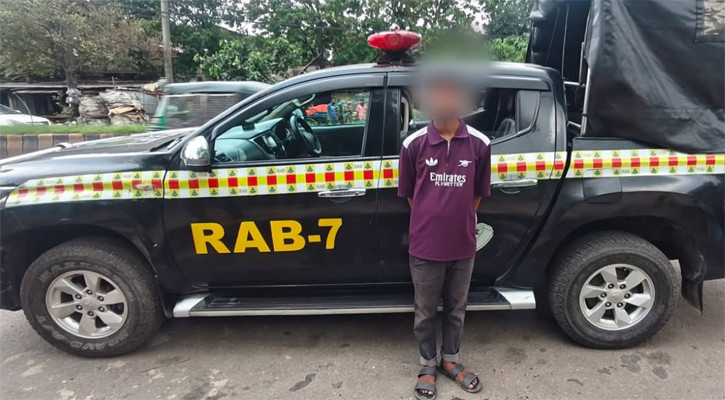হত্যা মামলার পলাতক আসামি গ্রেপ্তার