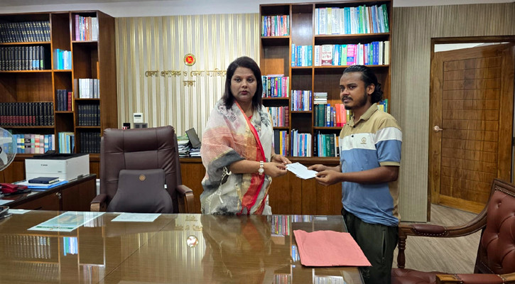 জুলাই আন্দোলনে আহত সুজনের পাশে জেলা প্রশাসক, আর্থিক সহায়তা ও কর্মসংস্থানের আশ্বাস
